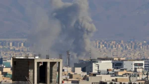 EUA e Israel ampliam ataques em nova fase da guerra no Irã