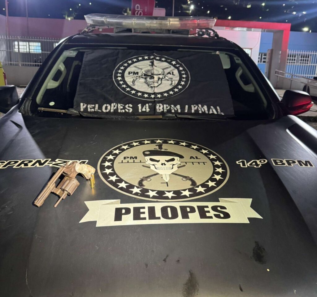 PM apreende três suspeitos com armas e meio quilo de drogas na capital e no interior