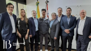 Justin Ho durante reunião institucional na Secretaria de Desenvolvimento Econômico de São Paulo ao lado de autoridades e empresários brasileiros.
