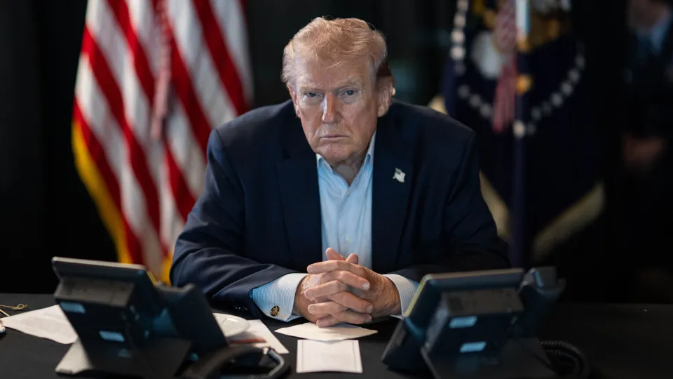 Trump vai reunir fabricantes de armas e cobrar 