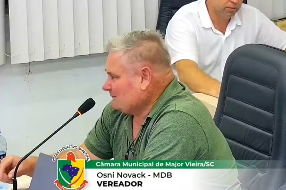 Vereador em SC defende morte de cães soltos e diz que alguém tem que fazer um 'servicinho' durante sessão