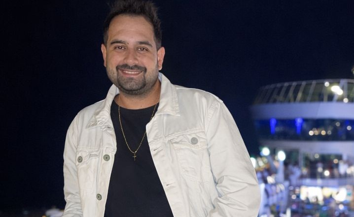 À frente da POP Move, plataforma de mobilidade urbana em expansão no Brasil, Henrique não se limita ao crescimento territorial. Seu foco está na engenharia do modelo operacional, desenhando um sistema descentralizado onde cada cidade funciona como uma unidade estratégica, com metas claras, acompanhamento contínuo e responsabilidade local.