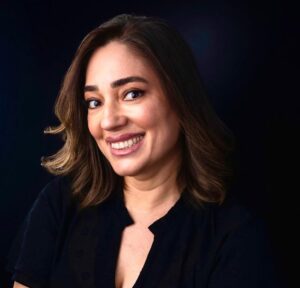 Com mais de 17 anos de atuação na área da beleza e bem-estar, massoterapeuta, especialista certificada no método desenvolvido por Renata França. Marciene Carvalho tornou-se um dos nomes mais requisitados da capital federal.