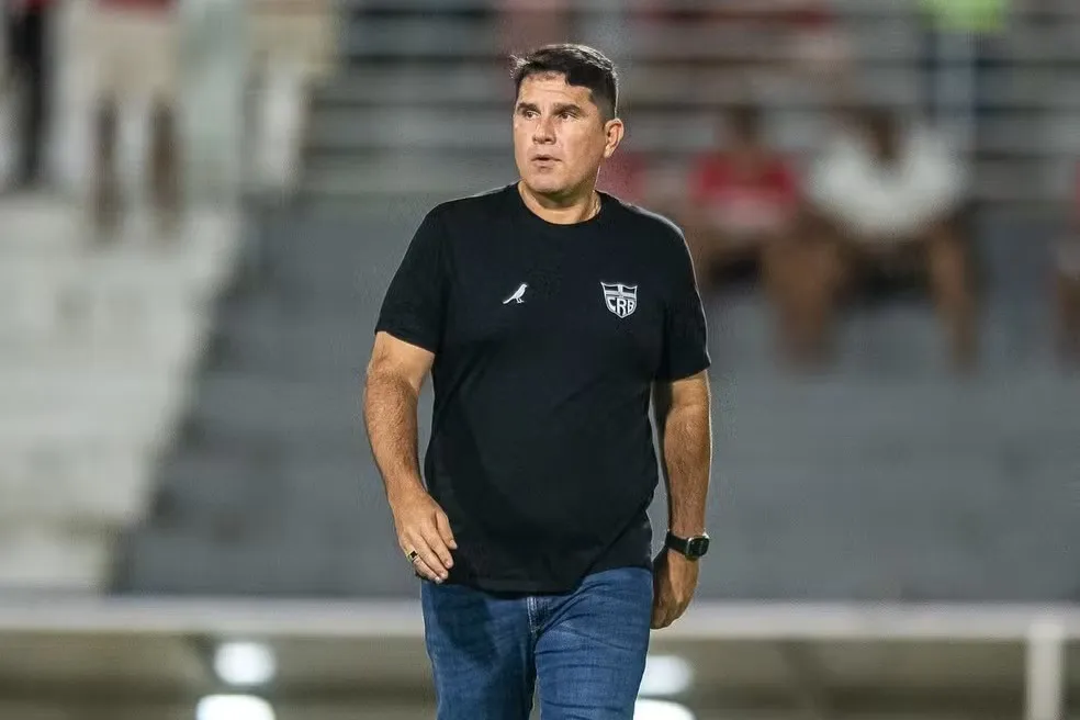 Barroca nega risco de demissão no CRB após nova derrota na Série B
