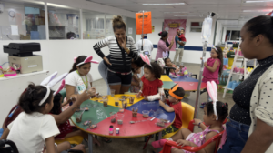 Páscoa no HGE tem momento de acolhimento e alegria às crianças internadas