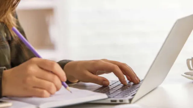 7 em cada 10 formados em licenciatura EAD de português e matemática ficam abaixo do básico