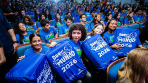 Com tudo pago, 150 estudantes da rede estadual ganham kit viagem e embarcam para a Inglaterra » Alagoas Notícia Boa