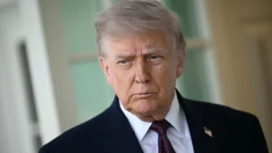 Justiça dos EUA barra Receita de avançar em cobranças fiscais contra Trump