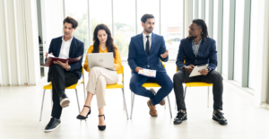 Escassez de profissionais qualificados afeta empresas de todos os portes