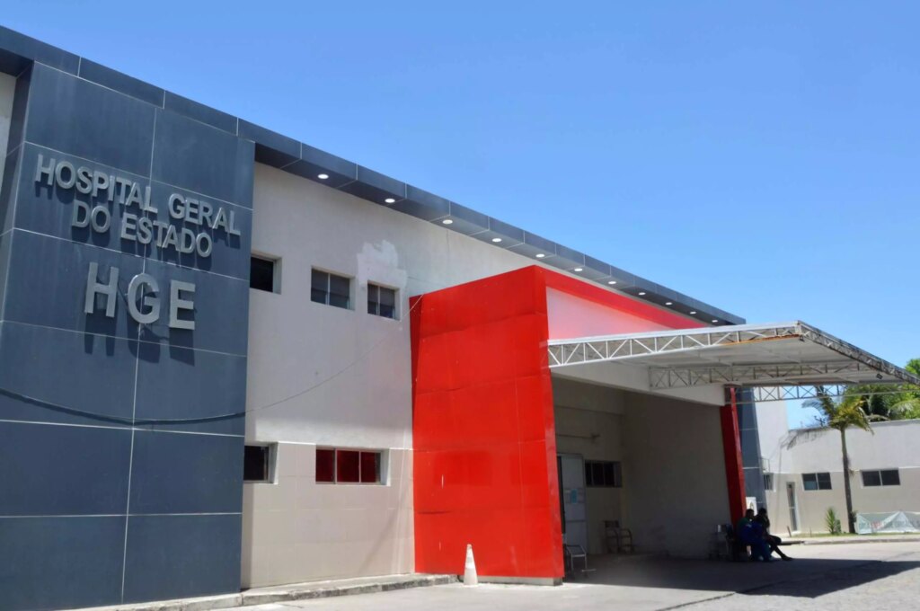 Grávida de seis meses é socorrida após inalar fumaça