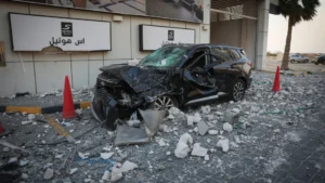 Irã afirma ter atingido alvos ligados aos EUA, e Bahrein reporta ataque de drone