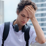 IA reduz vagas para jovens em início de carreira