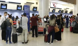 Setor de serviços cai 0,4% em maio por recuo na área de transportes