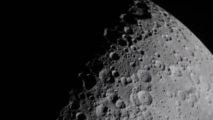 Fungos e bactérias podem sobreviver na Lua, mas sem proliferar, sugere estudo
