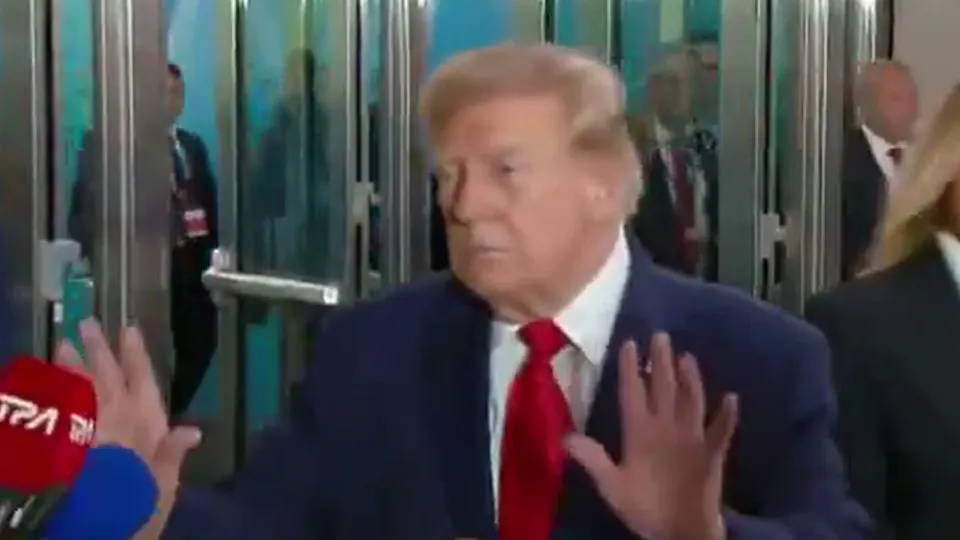 Donald Trump repreende repórter da CNN: 