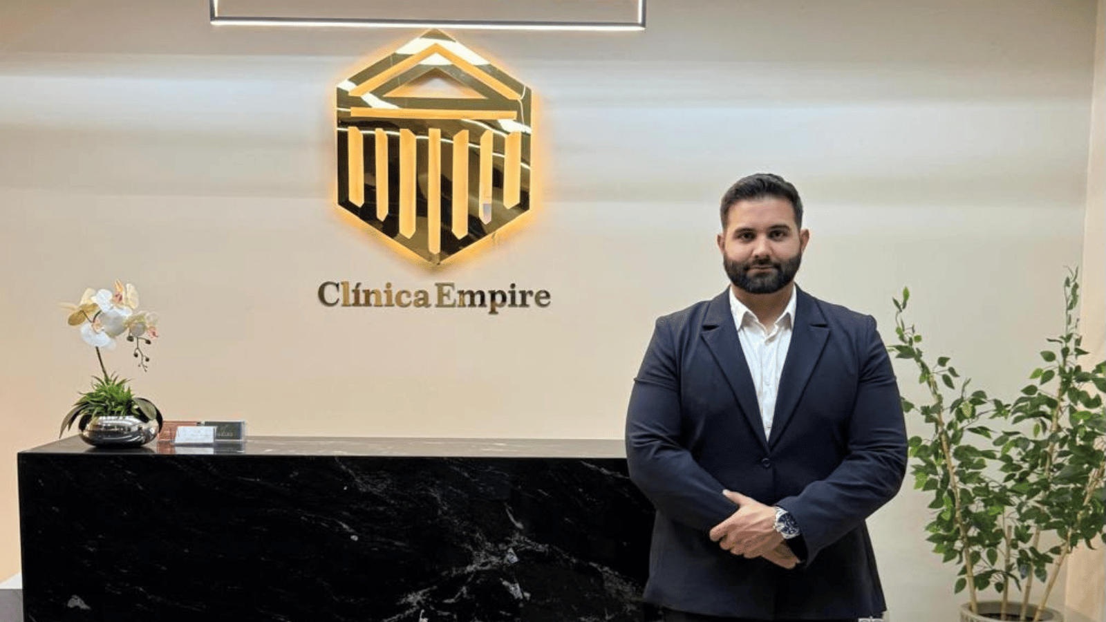 Leonardo Dornelas Alves na Clínica Empire, espaço voltado ao atendimento odontológico personalizado.