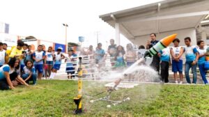 Estudantes de Maceió constroem e lançam foguetes com garrafas PET » Alagoas Notícia Boa
