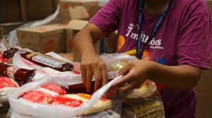 Atacarejo doa 4,5 toneladas de alimentos para o preparo de 8,2 mil refeições em AL » Alagoas Notícia Boa
