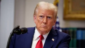 Democratas condenam decisão de Trump de conceder visto a Flávio