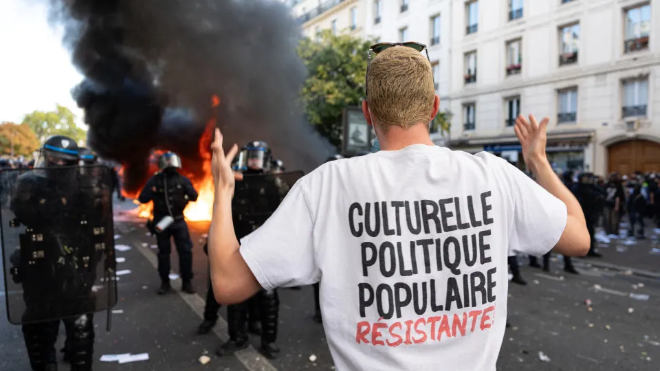 Protestos de estudantes na França chegam a dia mais grave e põem governo de Macron em alerta