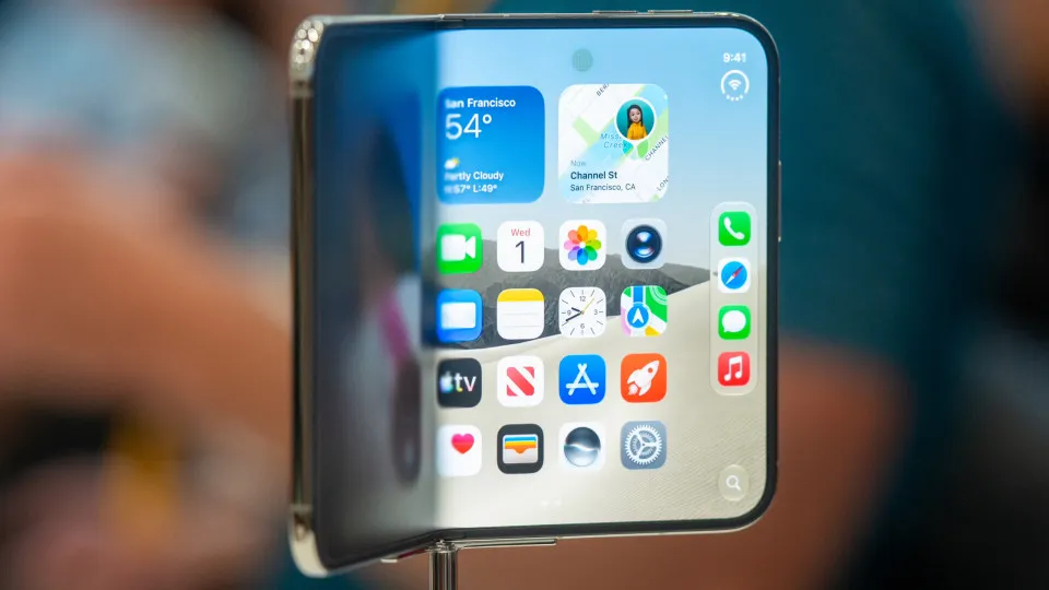 Terá de esperar por 2027 para conseguir comprar o iPhone Duo